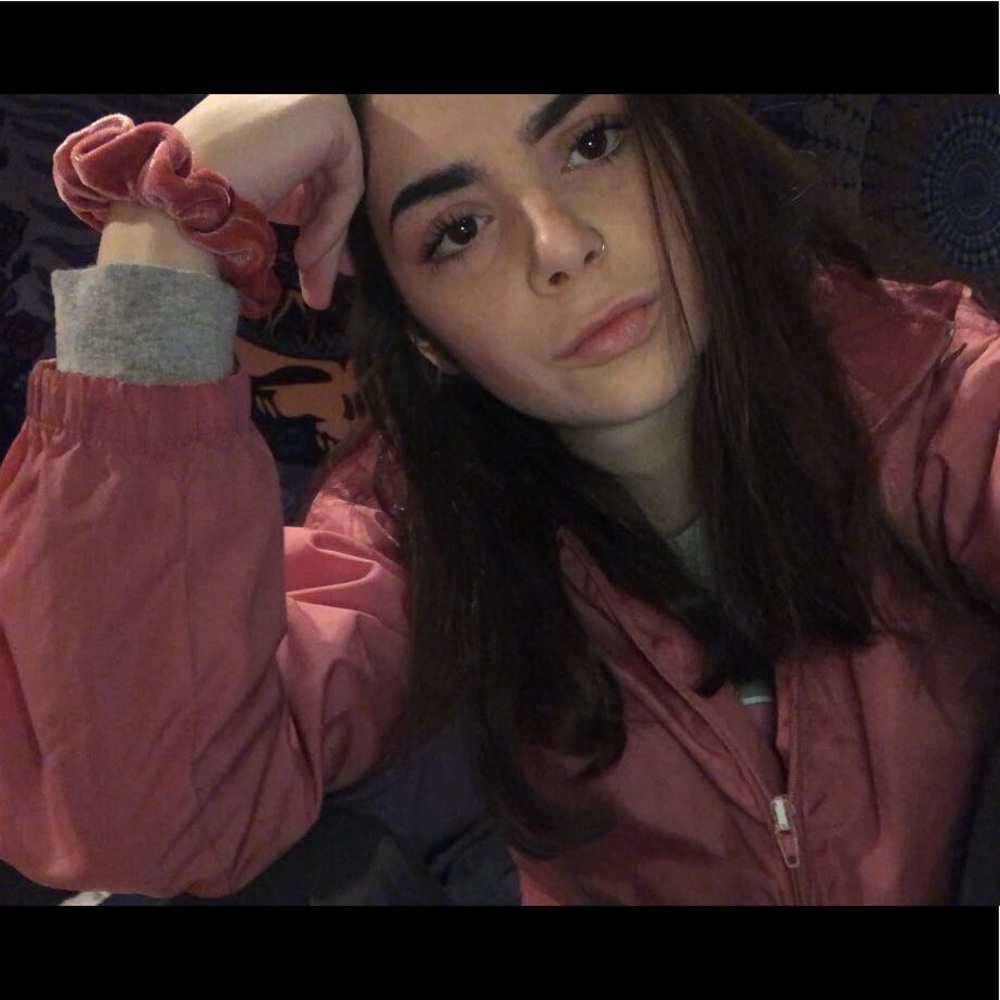 Meet your Posher, Cloe